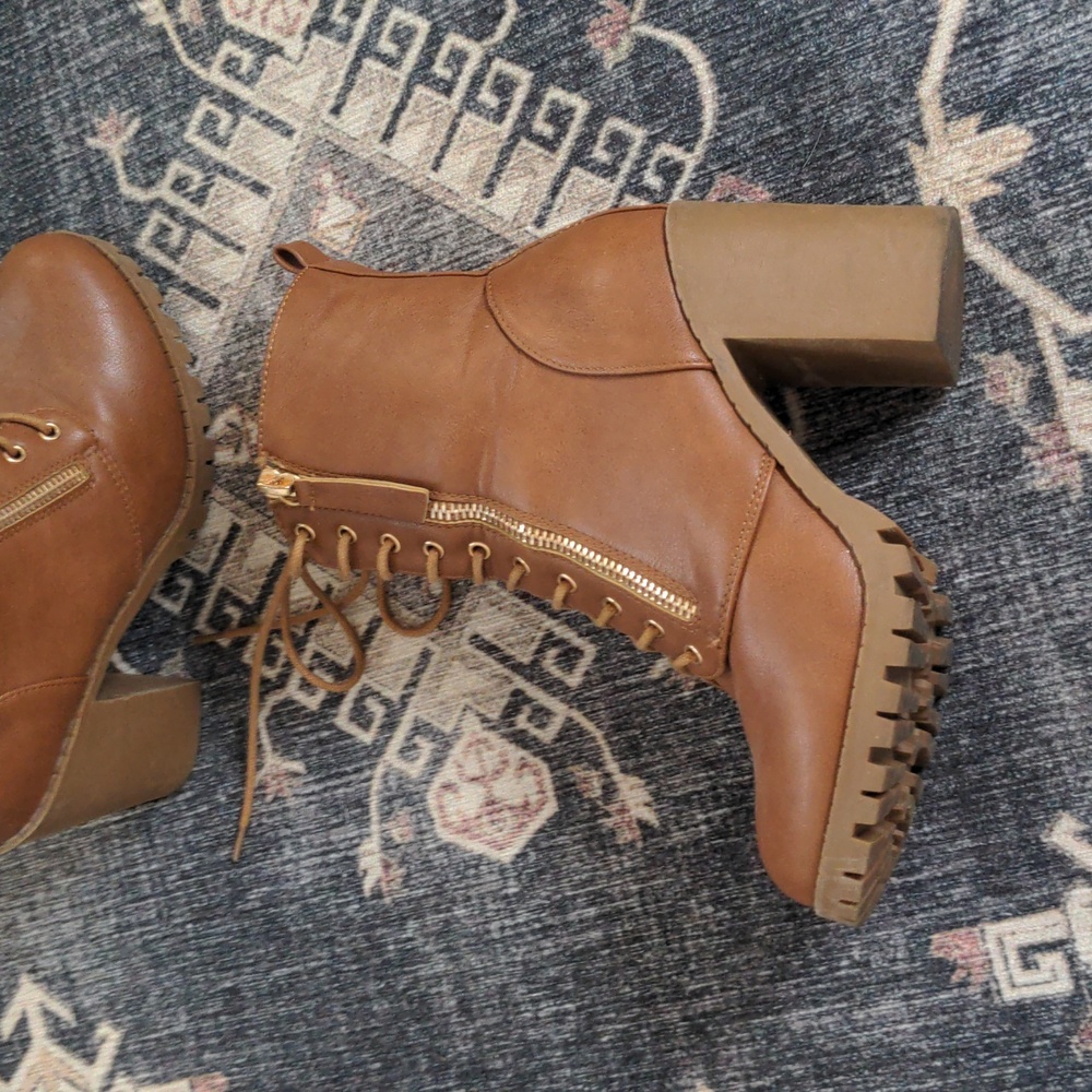 brown lace up heeled booties size 7 - Picture 2 of 8